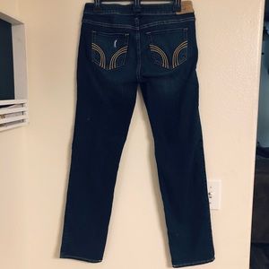 Hollister Size 7S Dark Wash distressed jeans